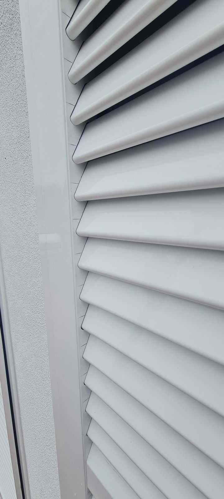 Puertas Mallorquinas de Aluminio Blanco en Sant Lluís - imagen 6