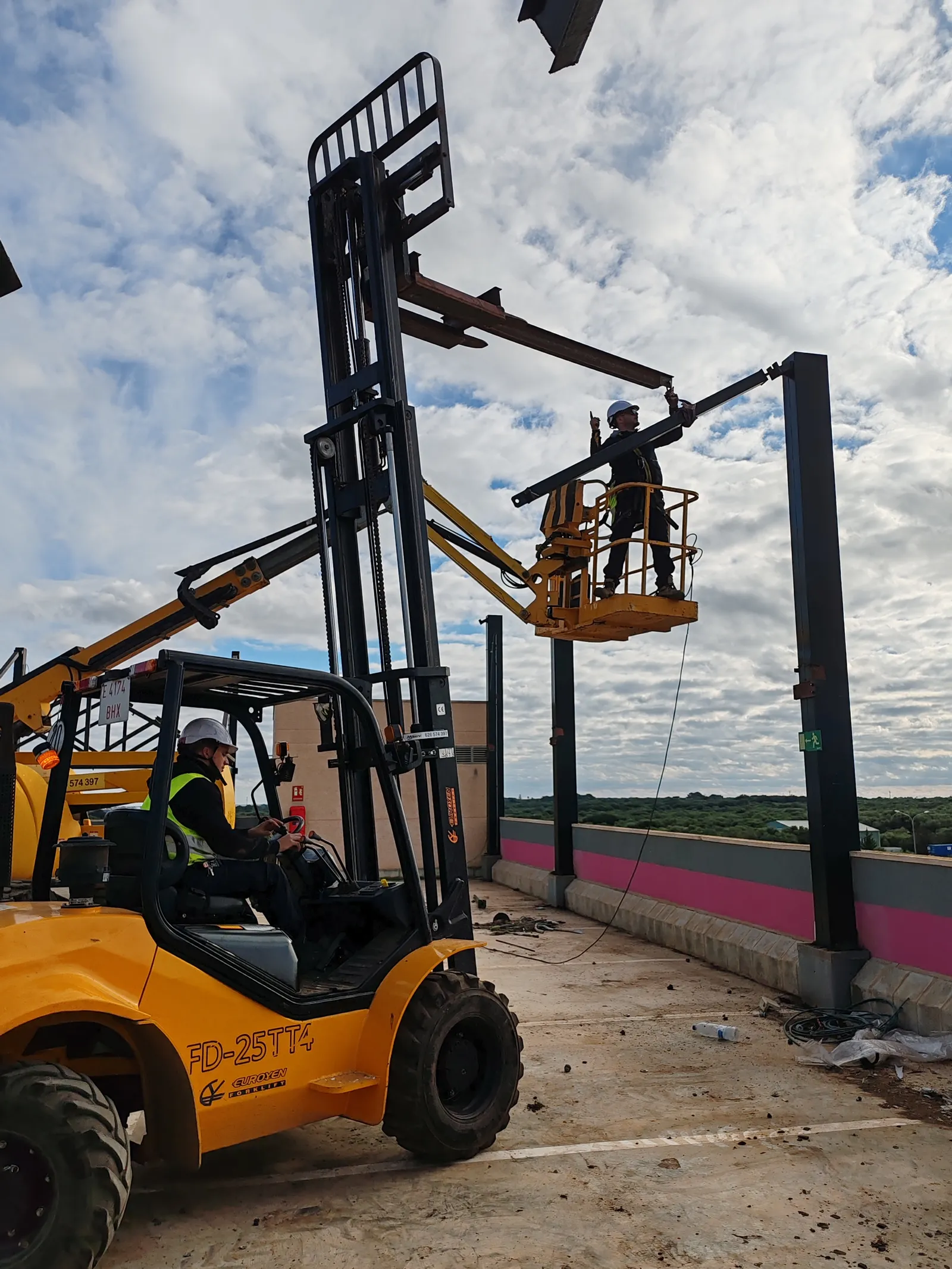 Sustitución de Pérgolas de Parking PK2 en el Aeropuerto de Menorca - imagen 9
