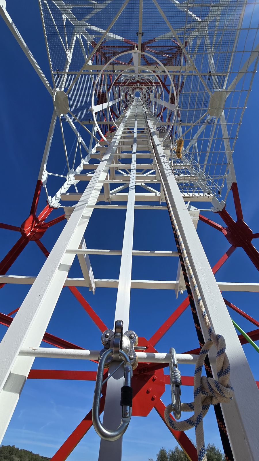 Instalación de Torre de Telecomunicaciones de Celosía - imagen 2