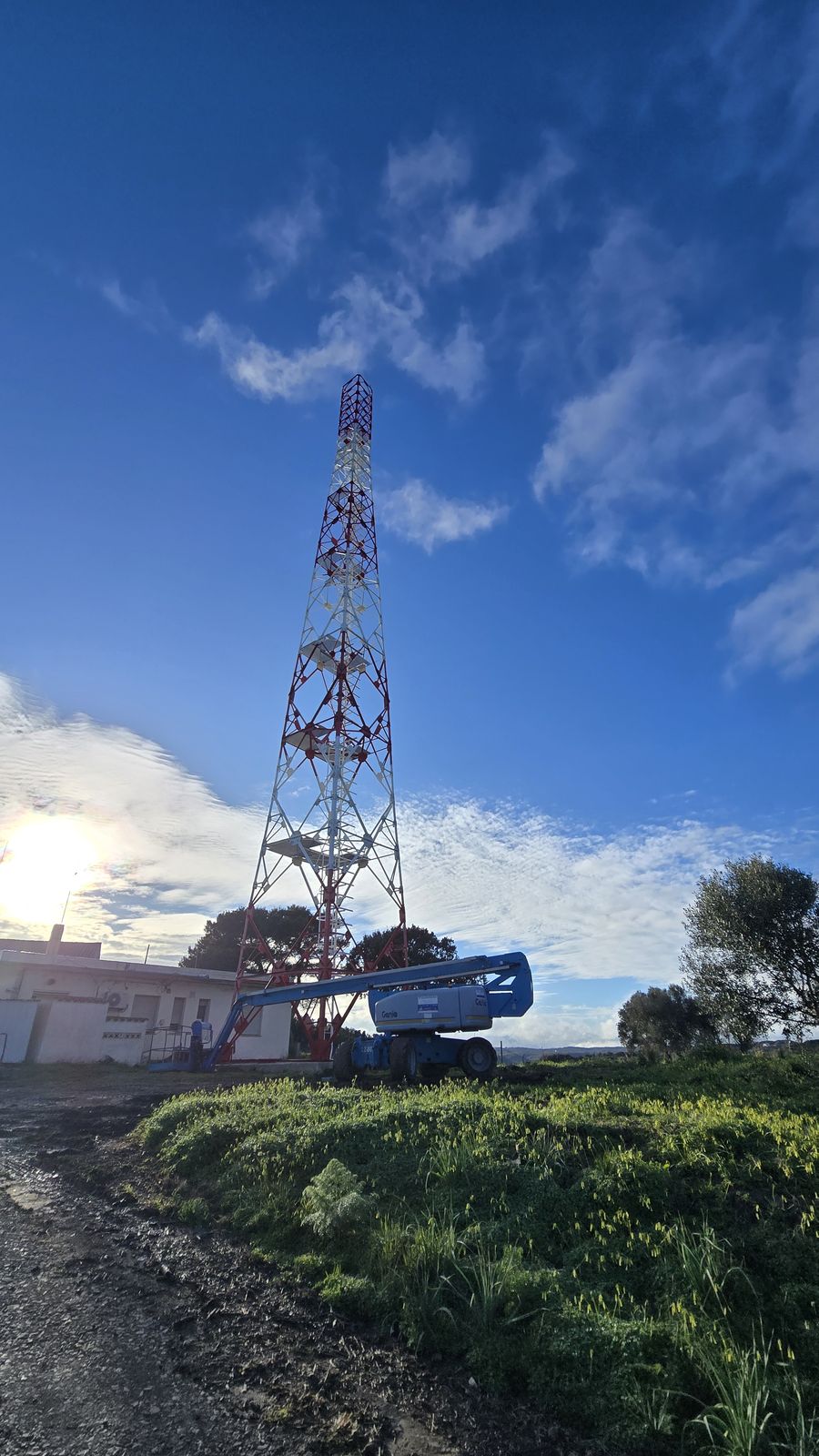 Instalación de Torre de Telecomunicaciones de Celosía - imagen 11