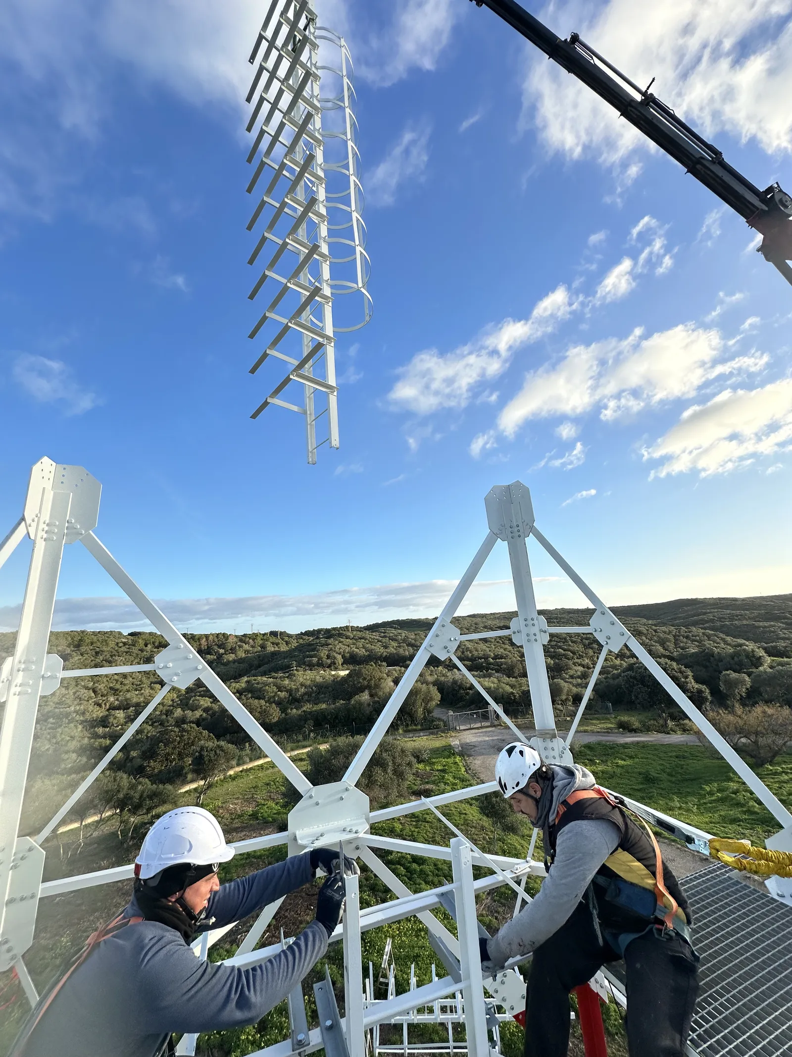 Instalación de Torre de Telecomunicaciones de Celosía - imagen 19