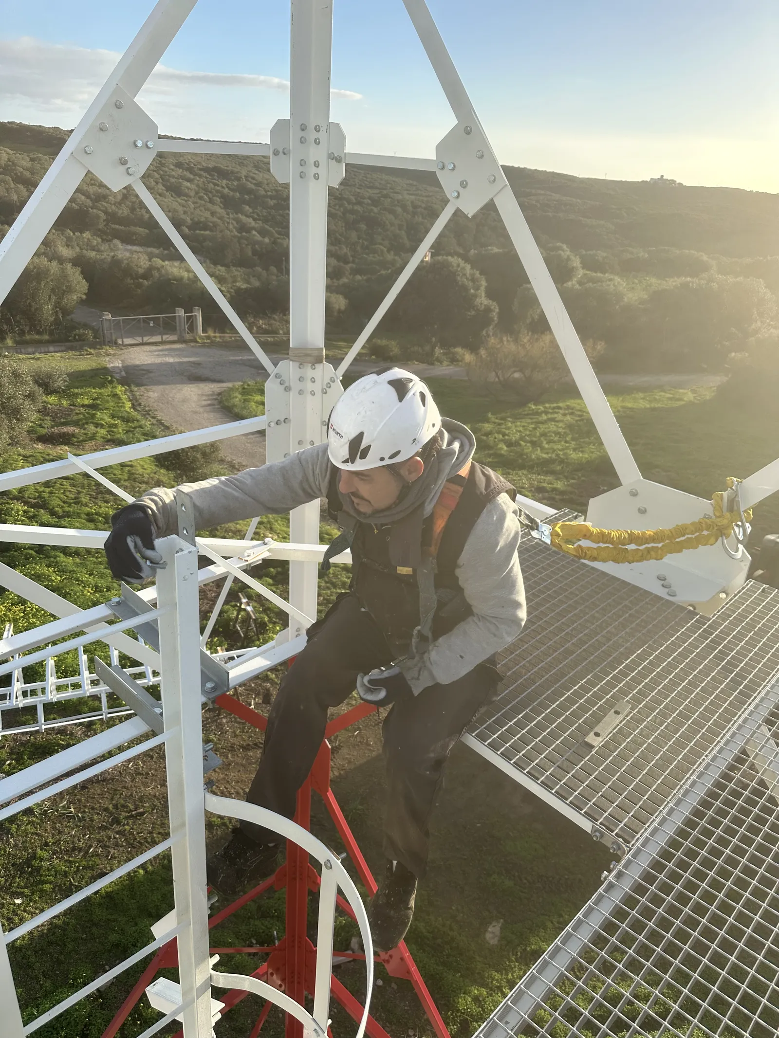 Instalación de Torre de Telecomunicaciones de Celosía - imagen 23