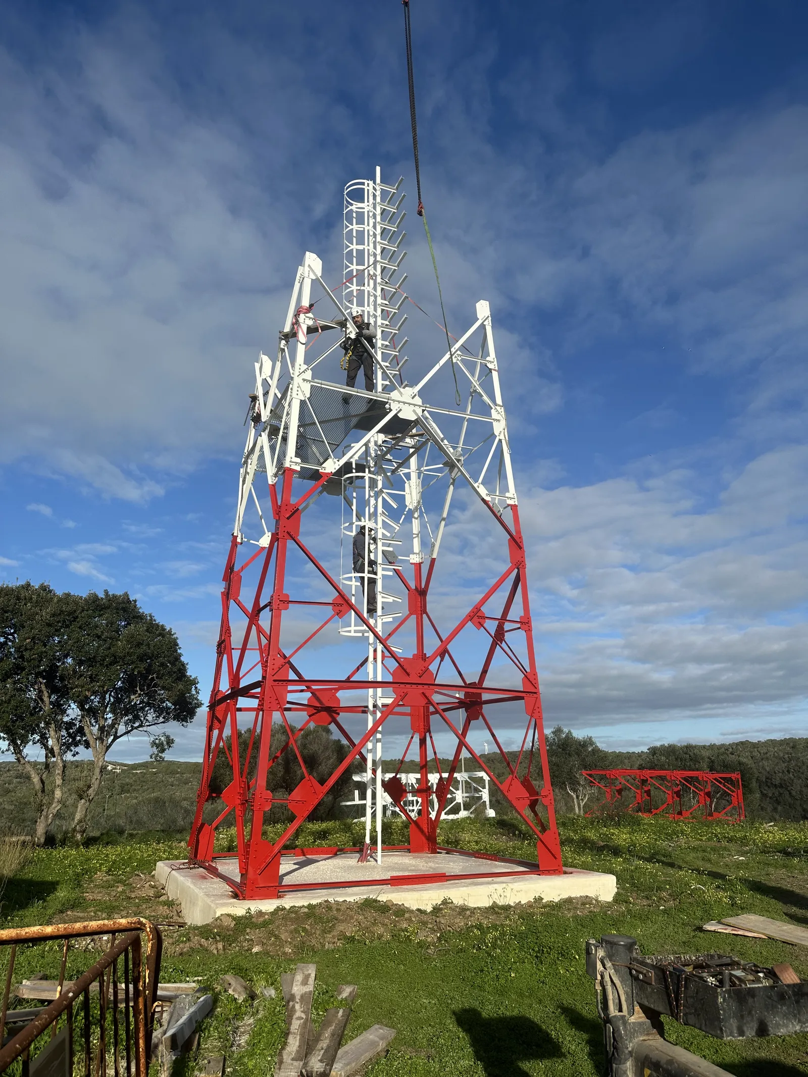 Instalación de Torre de Telecomunicaciones de Celosía - imagen 24