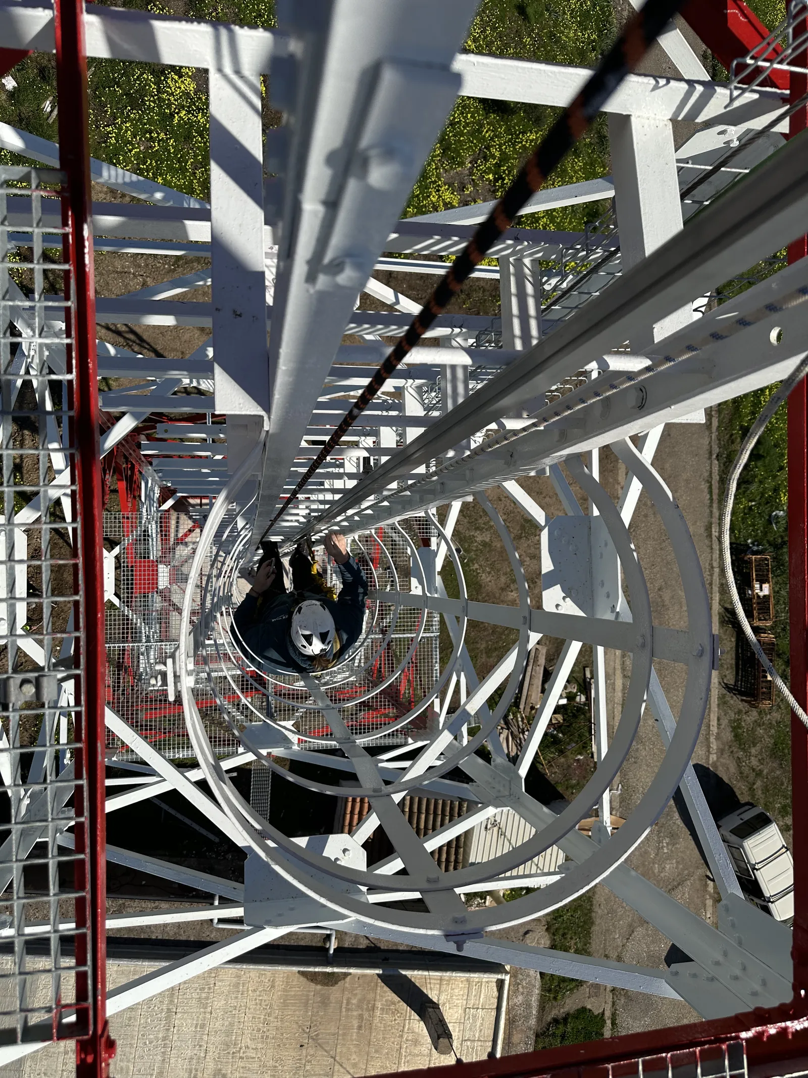 Instalación de Torre de Telecomunicaciones de Celosía - imagen 13