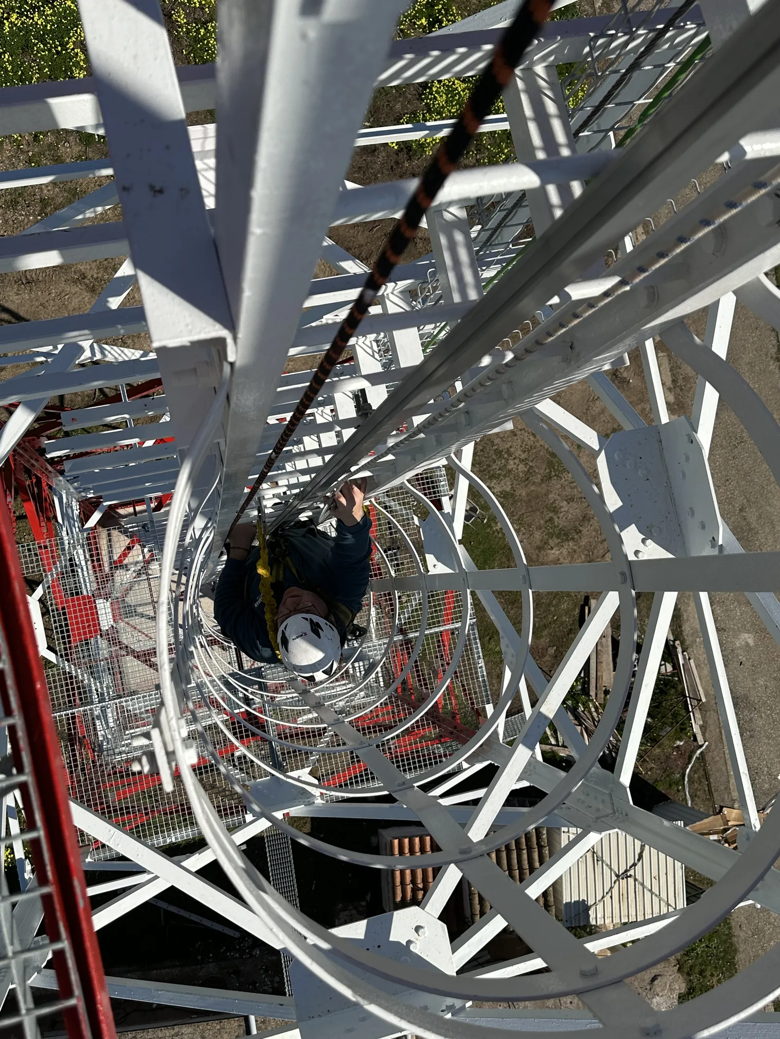Instalación de Torre de Telecomunicaciones de Celosía - imagen 14