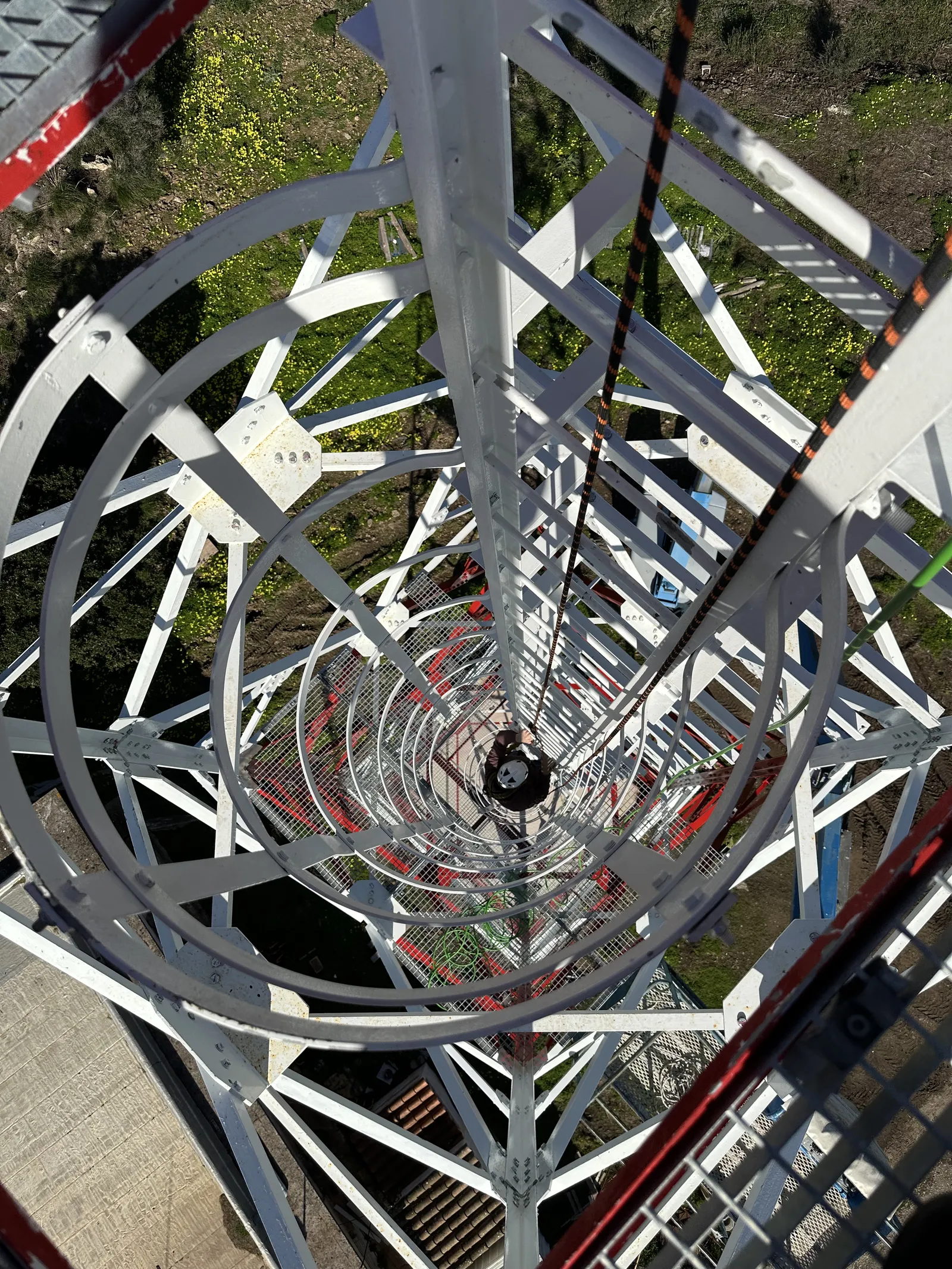 Instalación de Torre de Telecomunicaciones de Celosía - imagen 18